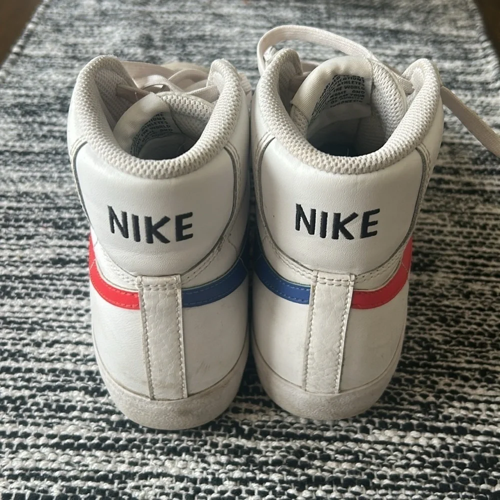 Nike Blazers white/orange/blue size 5 youth